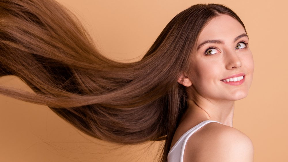 8 روش خانگی برای رشد مو + علل ریزش مو