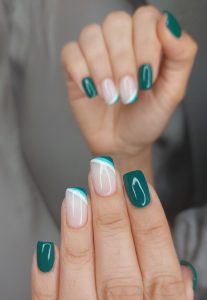 فرنچ رنگی ناخن