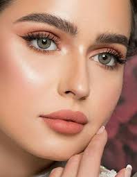 راهنمای کامل میکاپ لایت+3 نکته کلیدی برای ماندگاری بیشتر